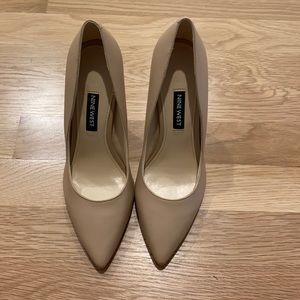 tan women’s size 6, 4 inch heels